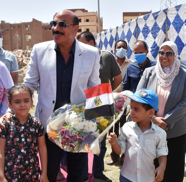 محافظ أسوان يفتتح التجمع الأول بحى اللوتس ( الإسكان المتميز ) 20 - جريدة المساء محافظ أسوان يفتتح التجمع الأول بحى اللوتس ( الإسكان المتميز ) 19 - جريدة المساء