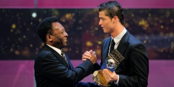 بيليه يمزح..ويهنئ رونالدو..ويطمئن محبيه 1 - جريدة المساء