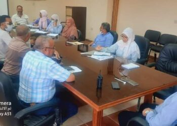 رئيس مدينة راس غارب يستعرض تنفيذ خطة رصف الطرق 21 - جريدة المساء