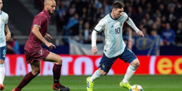 الأرجنتين تهزم "10 لاعبين" من فنزويلا بثلاثية ..قبل مواجهة السامبا البرازيلية 2 - جريدة المساء الأرجنتين تهزم "10 لاعبين" من فنزويلا بثلاثية ..قبل مواجهة السامبا البرازيلية 1 - جريدة المساء