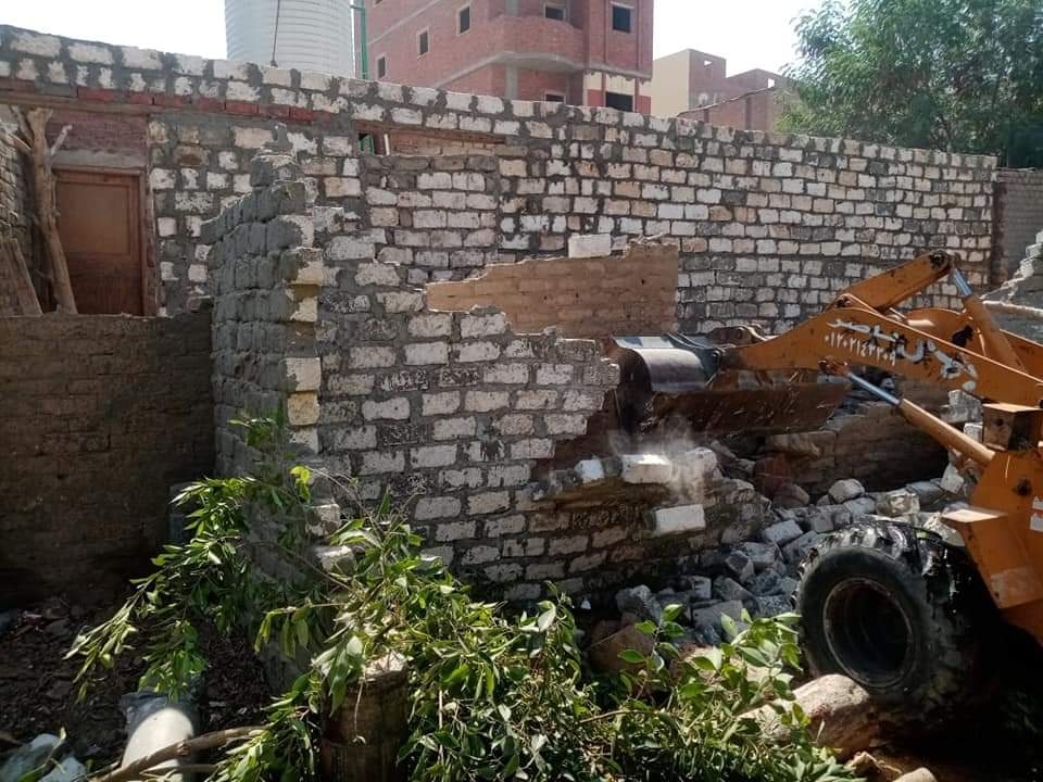 إزالات فورية للتعديات التي تعوق التطوير بمنطقة العرب بالغردقة 19 - جريدة المساء