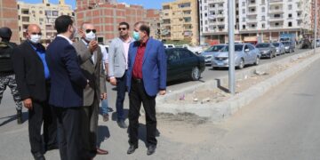 محافظ كفر الشيخ ونائبه يتابعان اعمال التطوير في المحاور والطرق 1 - جريدة المساء