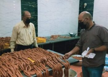 إعدام لحوم ومواد غذائية غير صالحة للاستهلاك الآدمى بالمنوفية 23 - جريدة المساء