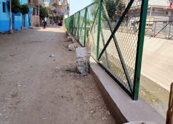 تركيب أسوار حديدية علي جانبي ترعة ديا الكوم بروضة بركة السبع 16 - جريدة المساء