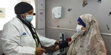 الكشف علي 270 مواطنا في قافلة ببني سويف 1 - جريدة المساء