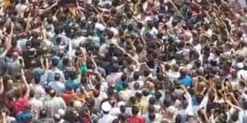 عشرات الآلاف من أهالى "أبو رقبة أشمون " يتقدمهم محافظ المنوفية ودعوا " العربى " 1 - جريدة المساء