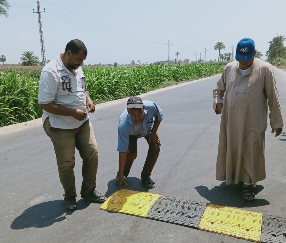 مطبات صناعية بشوارع بني سويف حفاظا على سلامة المواطنين بالقرى والمدن 20 - جريدة المساء مطبات صناعية بشوارع بني سويف حفاظا على سلامة المواطنين بالقرى والمدن 19 - جريدة المساء