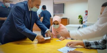 رئيس جامعة المنيا يتابع انتظام تطعيم الطلاب بلقاح "كورونا" 1 - جريدة المساء