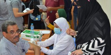 أعضاء هيئة التدريس بتربية الغردقة يتلقون الجرعة الثانية من لقاح "كورونا" 1 - جريدة المساء