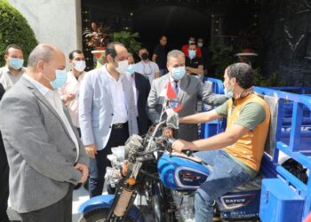 تُروسيكلات ومواد غذائية وشنط مدرسية للأسر الأولي بالرعاية .. بالمنوفية 19 - جريدة المساء