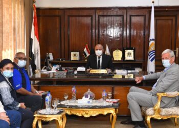 محافظ قنا يستقبل السفير الهولندي ومدير مكتب برنامج الغذاء العالمي بمصر لبحث أنشطة مشروع تعزيز المرونة المناخية 24 - جريدة المساء