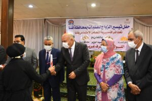 بالصور .. محافظ قنا ورئيس جامعة جنوب الوادى يسلمان جهاز عرائس لـ 89 فتاة من المقبلات على الزواج 52 - جريدة المساء بالصور .. محافظ قنا ورئيس جامعة جنوب الوادى يسلمان جهاز عرائس لـ 89 فتاة من المقبلات على الزواج 51 - جريدة المساء