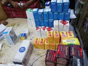 بالصور.. ضبط مخالفات بالجملة فى حملات مكثفة على الصيدليات ومخازن الدواء بمراكز قنا 31 - جريدة المساء