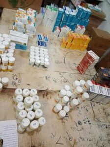 بالصور.. ضبط مخالفات بالجملة فى حملات مكثفة على الصيدليات ومخازن الدواء بمراكز قنا 29 - جريدة المساء