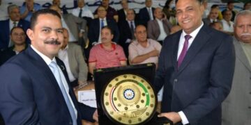 بالصور .. محافظ الدقهلية وزعيم الأغلبية بمجلس النواب يشهدان نهائى دورى "مستقبل وطن" لكرة القدم 1 - جريدة المساء