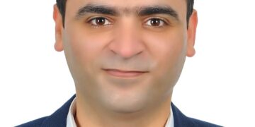 وزير الإنتاج الحربي يكرّم الزميل عاطف مكرم 1 - جريدة المساء