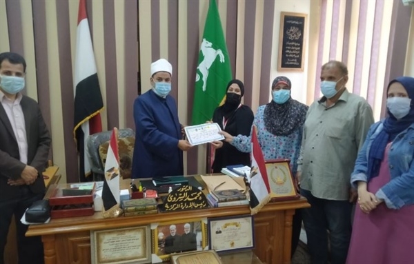 رئيس المنطقة الأزهرية بالشرقية يكرم المعلمة القدوه 17 - جريدة المساء رئيس المنطقة الأزهرية بالشرقية يكرم المعلمة القدوه 16 - جريدة المساء