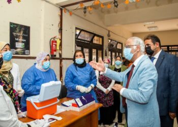 رئيس جامعة بورسعيد يتفقد مراكز تطعيم منتسبي الجامعة ضد فيروس "كورونا" 17 - جريدة المساء