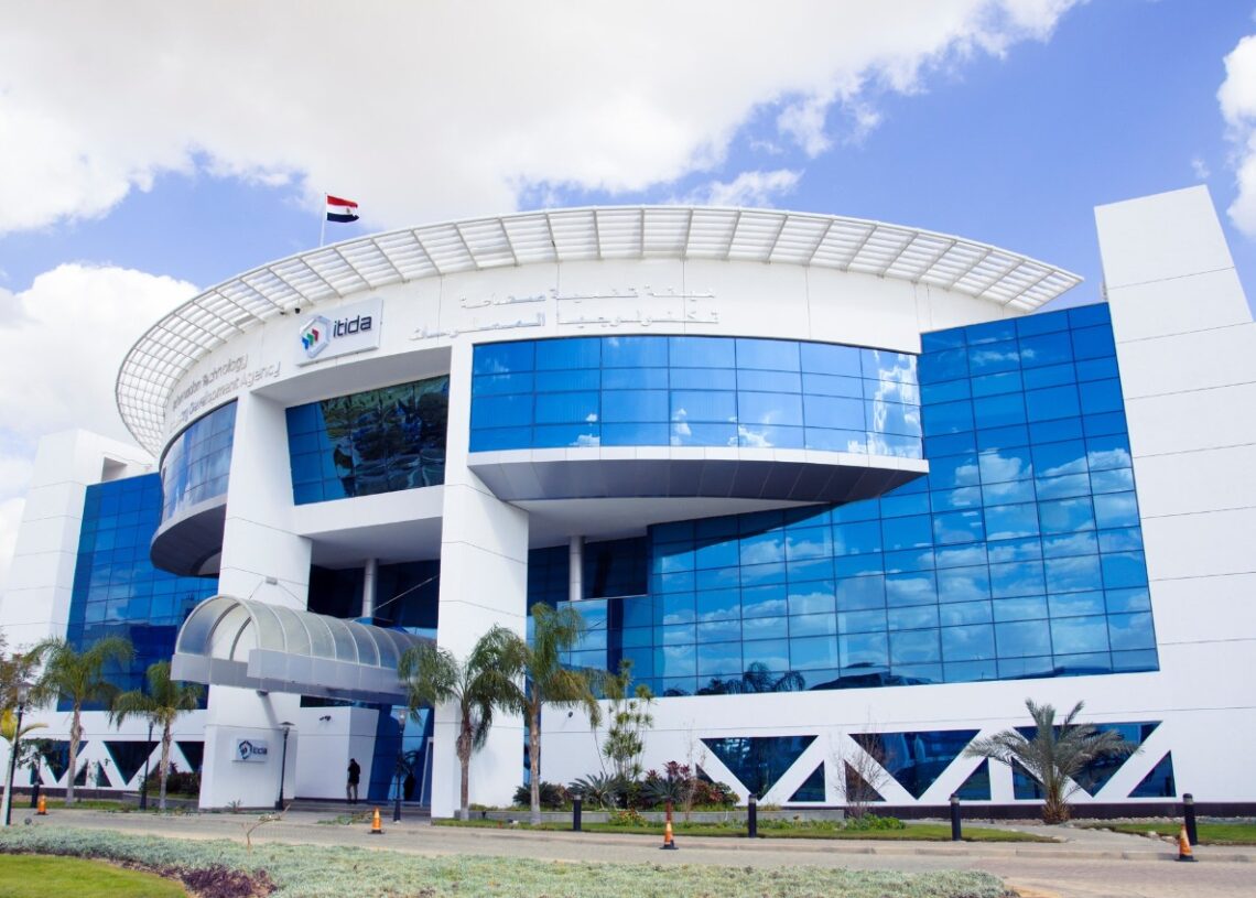 «إيتيدا» تتعاون مع «العربي للمسؤولية المجتمعية» لنشر خدمات تكنولوجيا المعلومات بالمجتمع 20 - جريدة المساء «إيتيدا» تتعاون مع «العربي للمسؤولية المجتمعية» لنشر خدمات تكنولوجيا المعلومات بالمجتمع 19 - جريدة المساء