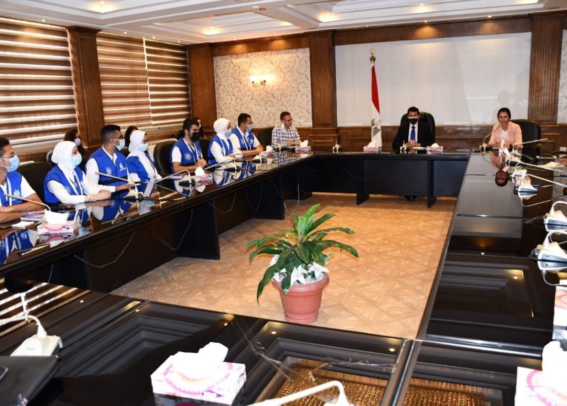 وزير الشباب والرياضة يناقش مقترحات مشروعات مبادرة "شباب يدير شباب" 15 - جريدة المساء