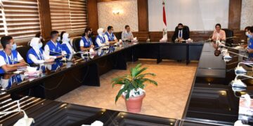 وزير الشباب والرياضة يناقش مقترحات مشروعات مبادرة "شباب يدير شباب" 1 - جريدة المساء