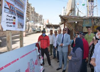 إقامة محلات بسور حديقة "شجرة الدر" بالمنصورة .. والمحافظ يؤكد: إضافة اقتصادية وتجارية .. ولا زيادة لرسوم الدخول  33 - جريدة المساء