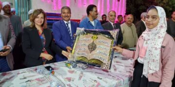 "خضارى" يكرم أوائل مدارس قرية الطويرات بقنا 2 - جريدة المساء "خضارى" يكرم أوائل مدارس قرية الطويرات بقنا 1 - جريدة المساء