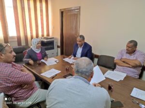"عبدالوهاب" تناقش سد العجز فى أعضاء هيئة التدريس بمدارس قنا 20 - جريدة المساء