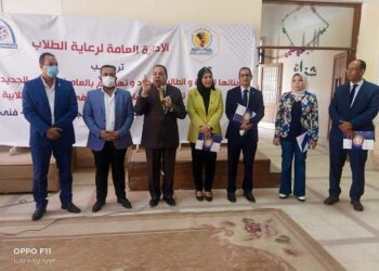 عميد تربية المنيا يتابع بدء الكشف الطبى على الطلاب الجدد 19 - جريدة المساء
