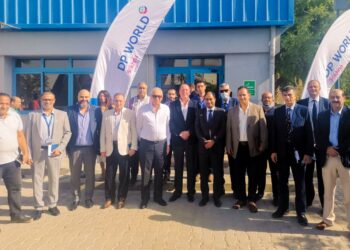 يحيى زكي لوفد موانئ دبي:25 % زيادة في التداول بالسخنة في النصف الأول للعام الجاري 28 - جريدة المساء