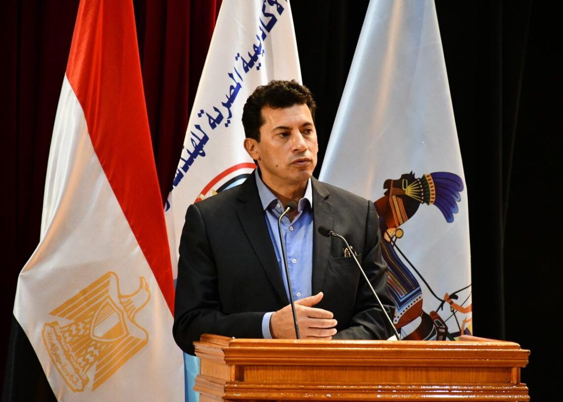 وزيرا الشباب والإنتاج الحربي يشهدان حفل تخريج ثاني دفعات الأكاديمية المصرية للهندسة والتكنولوجيا 19 - جريدة المساء