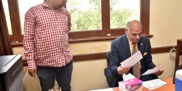 بدء إعطاء لقاح كورونا وتوقيع الكشف الطبى على الطلاب الجدد بجامعة الأقصر 1 - جريدة المساء