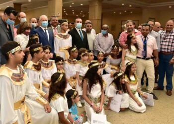 الأقصر تحتفل بيوم السياحة العالمى بالعروض الموسيقية وصفارات الفنادق العائمة 17 - جريدة المساء