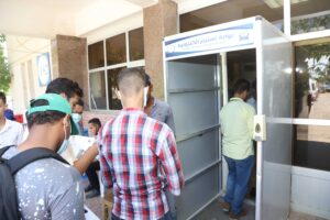 بدء الكشف الطبى للطلاب الجدد بجامعة جنوب الوادى 23 - جريدة المساء