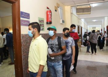 بدء الكشف الطبى للطلاب الجدد بجامعة جنوب الوادى 30 - جريدة المساء