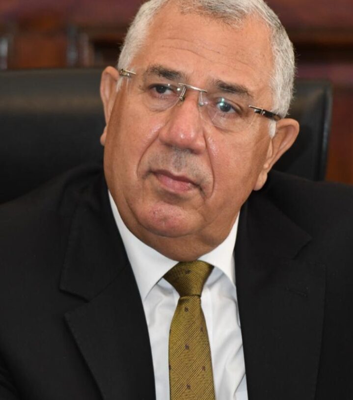 وزير الزراعة يؤكد تنفيذ توجيهات الرئيس بمنع التعديات على الاراضي الزراعية 16 - جريدة المساء