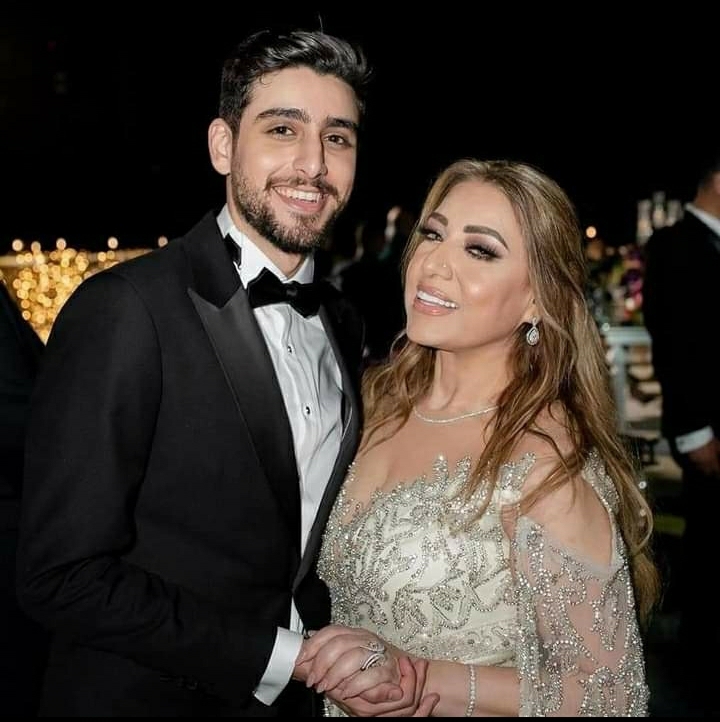 ابن مصطفى قمر ينشر صور له مع والدته فى عيد ميلادها..ومتابعوه يظنون انها خطيبته.. 19 - جريدة المساء