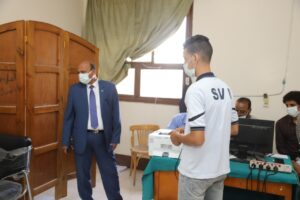 رئيس جامعة جنوب الوادى يتفقد نقاط تلقى لقاح "كورونا" 23 - جريدة المساء