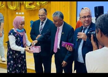 للعام الثانى .. كلية الطب بجامعة جنوب الوادى تنظم مبادرة "كليتك .. بيتك" لاستقبال الطلاب الجدد 16 - جريدة المساء