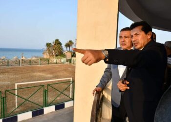 بالصور.. وزير الرياضة ومحافظ البحر الأحمر يتفقدان أعمال التطوير بالمدينة الشبابية بالغردقة 30 - جريدة المساء
