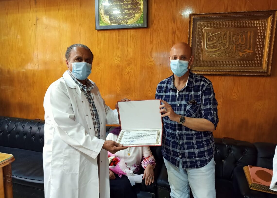 وكيل صحة الشرقية يكرم مدير مستشفي "فاقوس" ويحتفي بتعافى صيدلانية من "السرطان" 18 - جريدة المساء
