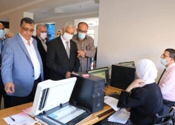 رئيس جامعة المنوفية يتفقد أماكن تطعيم «كورونا » بكليتى الحاسبات والتربية 29 - جريدة المساء