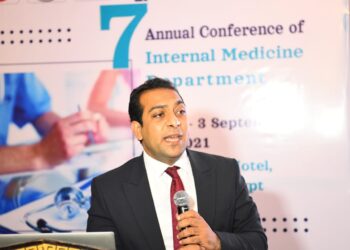 الدكتور حازم عمر نائب محافظ قنا