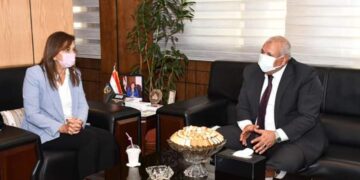 وزيرة التخطيط تناقش الخطة الاستثمارية لمحافظة الوادى الجديد فى اجتماعها بـ "الزملوط" 1 - جريدة المساء