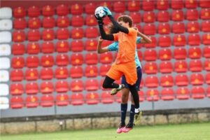 أحمد نادر السيد يشارك في تدريبات فيزيلا البرتغالي 21 - جريدة المساء