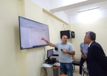 رئيس جامعة جنوب الوادى يتفقد الاختبارات بفرع الجامعة المصرية للتعلم الإلكترونى بقنا 33 - جريدة المساء