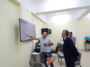 رئيس جامعة جنوب الوادى يتفقد الاختبارات بفرع الجامعة المصرية للتعلم الإلكترونى بقنا 25 - جريدة المساء
