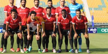 طلائع الجيش يرتدي تي شيرت بصورة المشير طنطاوي فى السوبر 2 - جريدة المساء طلائع الجيش يرتدي تي شيرت بصورة المشير طنطاوي فى السوبر 1 - جريدة المساء