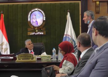 رئيس جامعة جنوب الوادى يلتقى بأعضاء هيئة التدريس بكلية العلاج الطبيعى 27 - جريدة المساء