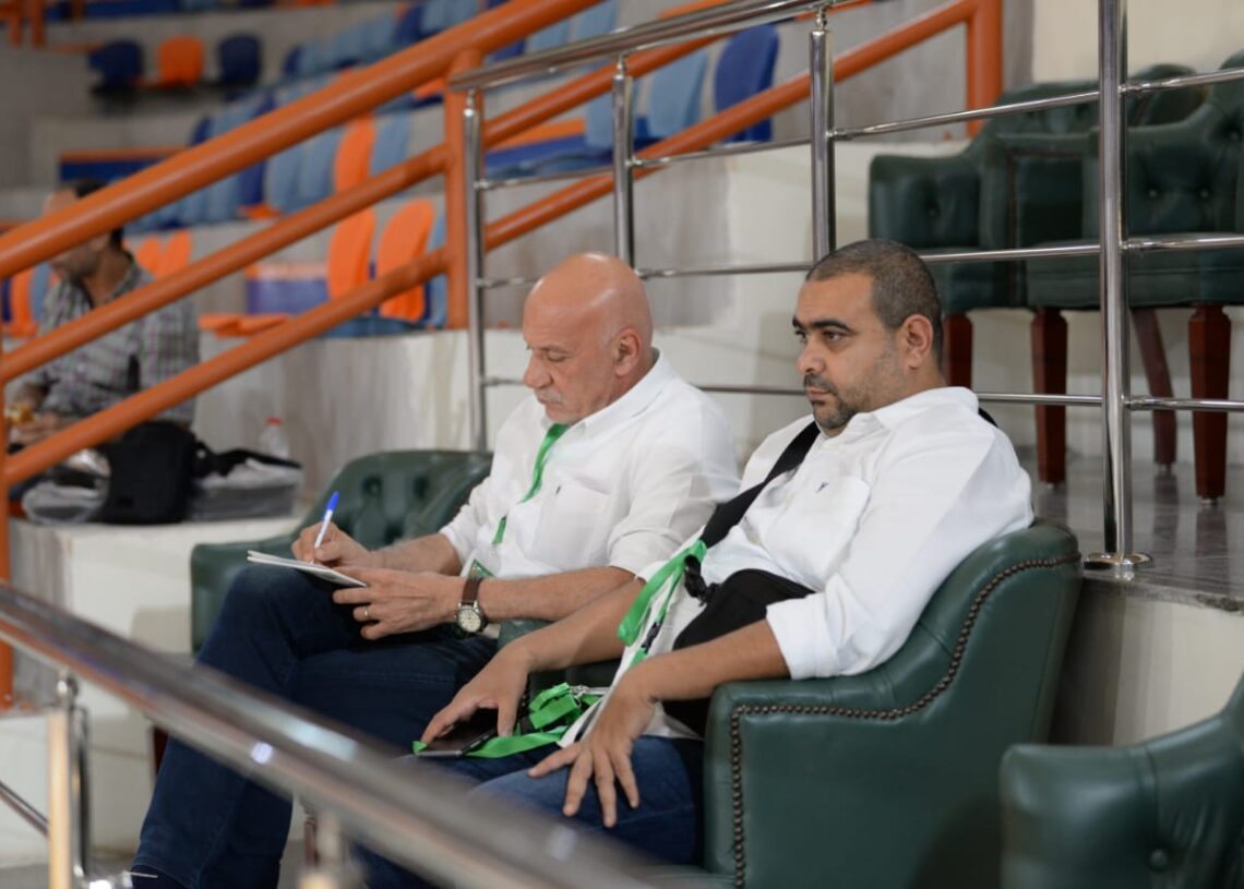 مرعي في مدرجات برج العرب لمتابعة مباراة بليدة الجزائري واتحاد الفتح العربي 18 - جريدة المساء